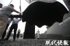 纪念抗战胜利73周年，73名参观者在南京撞响和平钟