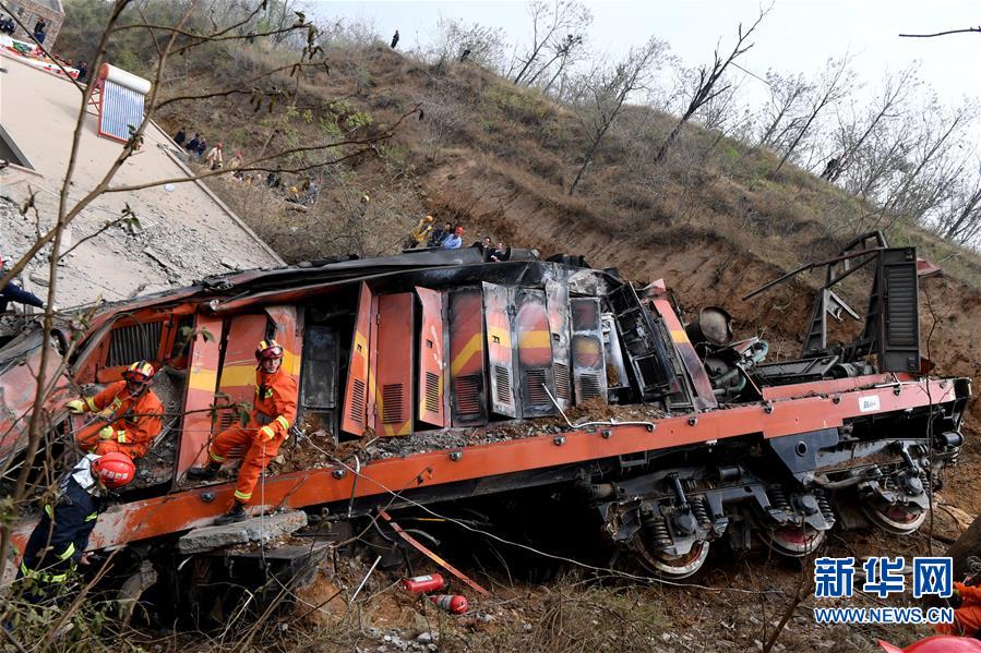 （新华网）（1） 中铝物流火车倾覆致6人死亡