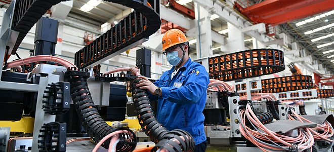 济南：装备制造企业开足马力促生产