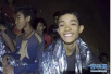 救援人员顺利送入食物和药品　泰国足球少年洞穴内生活曝光