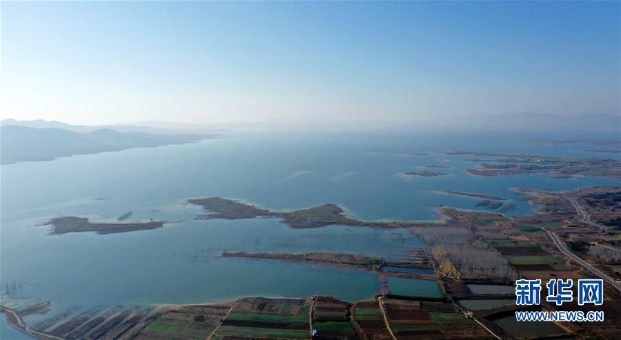 （社会）（2）俯瞰南水北调中线工程渠首：一渠清水润京津