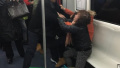 天津60岁男子地铁上殴打女乘客 警方：座位问题