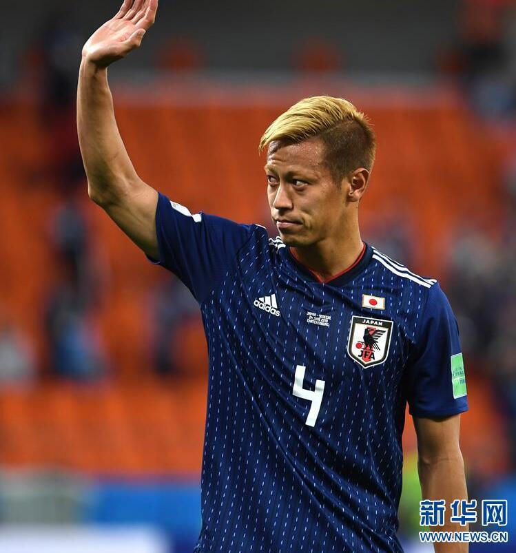 两度落后扳平暂列小组第一 世界杯上的日本男