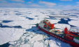 “雪龙”号搭载南极科考队抵达中山站
